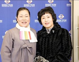 韓國海印國樂院院長、著名立唱（韓國一種傳統音樂）藝術家金妙順（左）。