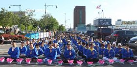 '「五一三」世界大法日來臨之際，六百多名各族裔法輪功學員在中領館前集會，呼籲制止迫害。'