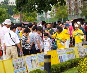 '大陸遊客渴望了解大法真相'