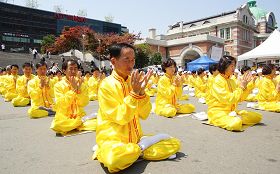 祥和整齊的煉功場面