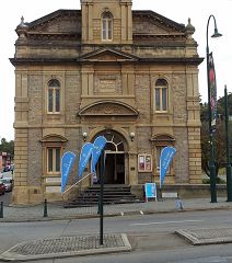 '奧爾巴尼市政中心（Albany Town Hall）'