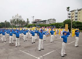 '踩街隊伍展示祥和五套功法。'