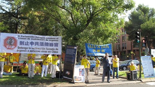 圖2：歐洲佛學會負責人、西班牙訴江案律師卡洛斯（Carlos