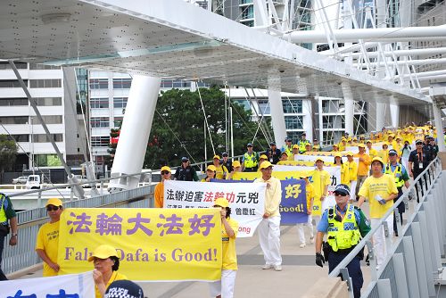 圖1：二十國集團峰會（G20）峰會期間，法輪功學員在布里斯本遊行