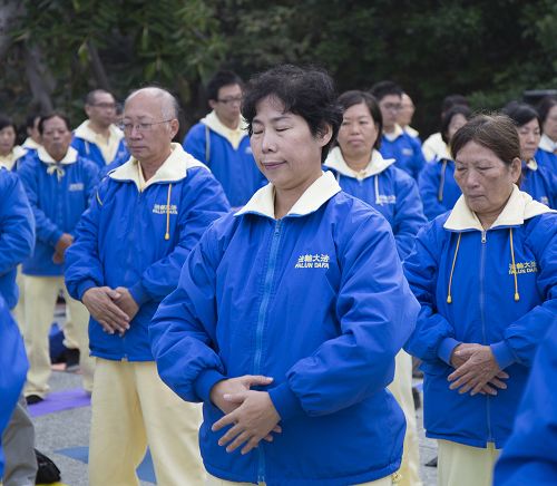 以「真、善、忍」為教學準則，教學認真有創意、多次獲教育局頒大獎的教師育涵感恩地說：「沒有師父的教導就沒有我，無法言表感恩之心！」