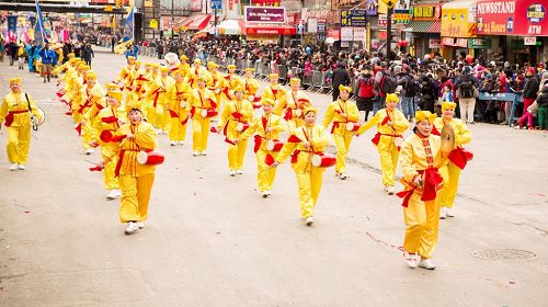 '「全球退出中共服務中心」參加紐約法拉盛新年大遊行'