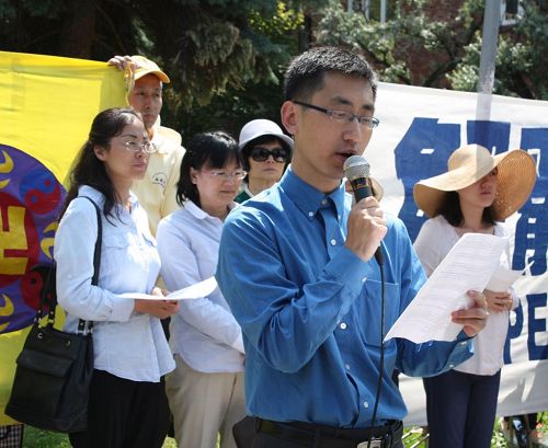 圖7：加拿大公民李喆的父親因為修煉法輪功，向大陸民眾發放真相資料被抓捕，李喆呼籲：希望加拿大政府發出強大聲音，向中共施壓，讓他的父親無罪釋放。