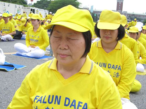 圖4.嘗盡人生百苦，陳秀玉修煉大法之後身心輕鬆自在，不再有恨。