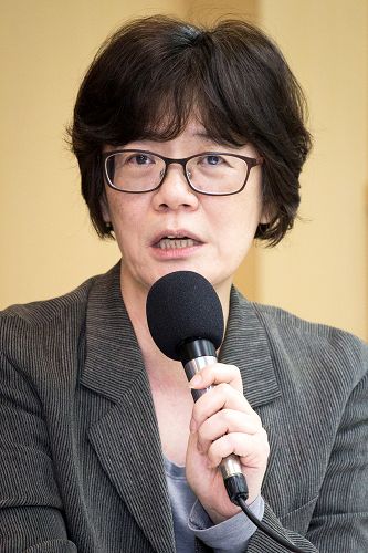 台灣圖博之友會會長周美里認為，高院的判決給所有中共打手、代言人警示。