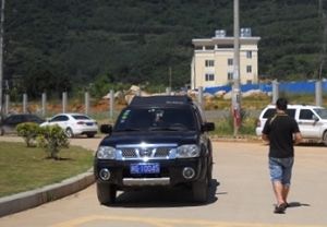 永安市黑色吉普車