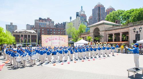 圖3：天國樂團的演奏震撼人心