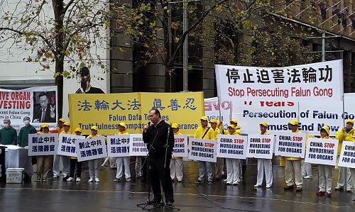 圖14：前市議員、律師詹姆斯•肖（James Shaw）在集會上發言