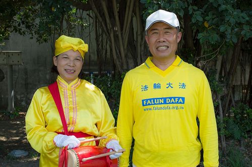 '圖9：明祥和瑞琴夫妻同修大法，非常感謝師父傳這麼好的功法，讓人們身體健康，社會道德回升。'