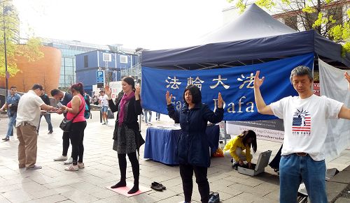 圖1：初夏的芬蘭赫爾辛基市中心的反迫害信息日