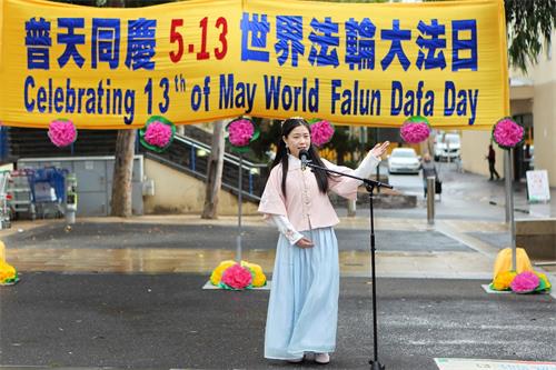 '圖1～6：二零一九年五月四日，墨爾本部份法輪功學員在博士山（Box Hill）購物中心廣場，用歌舞等形式 舉辦了大型慶典，恭賀「世界法輪大法日」'