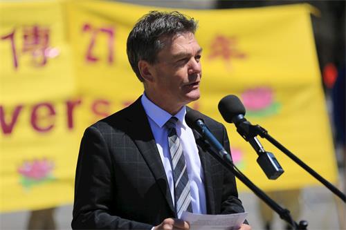 '圖11：國會議員David Anderson'