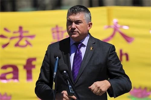 '圖5：國會議員James Bezan'