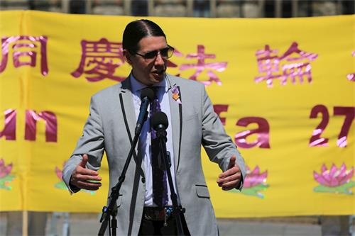 '圖6：國會議員Robert-Falcon Ouellette'