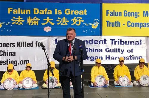 '圖4：澳洲聯邦議員克雷格﹒凱利（Craig Kelly MP）在集會上發言'