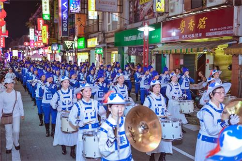 '圖2：天國樂團的精彩演奏'