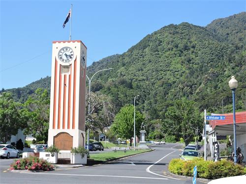 圖1：美麗的蒂阿洛哈 （Te Aroha）小鎮