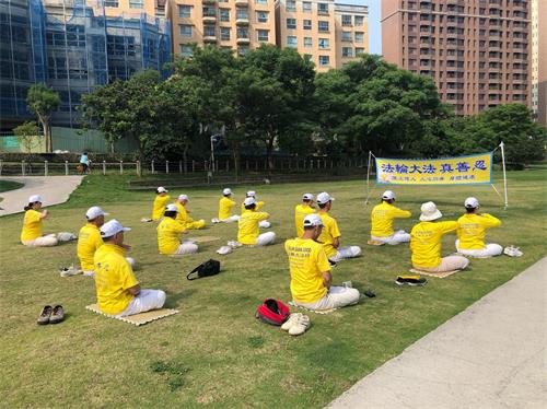 '圖13：南嵌煉功點學員集體晨煉！'