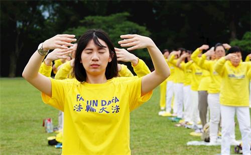 '圖6：呂宛倫參與二零二零年五月二日龍潭石管局大草坪之慶祝活動。'