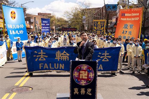 '圖8：原中國科學院博士石採東在集會上發言'