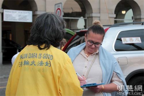 '圖6：艾爾多安女士希望簽名能讓更多人關注在中國發生的迫害'