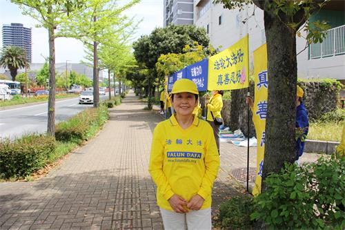 圖3：七十六歲的中照子（Naka Teruko）女士，每天都早出晚歸講真相，沒有休息日