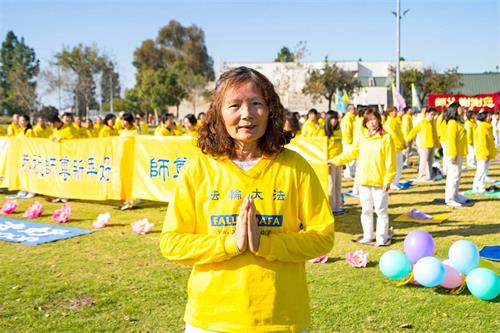 圖6：簡﹒安德森說：「修煉後我的生活發生了一百八十度的改變。」